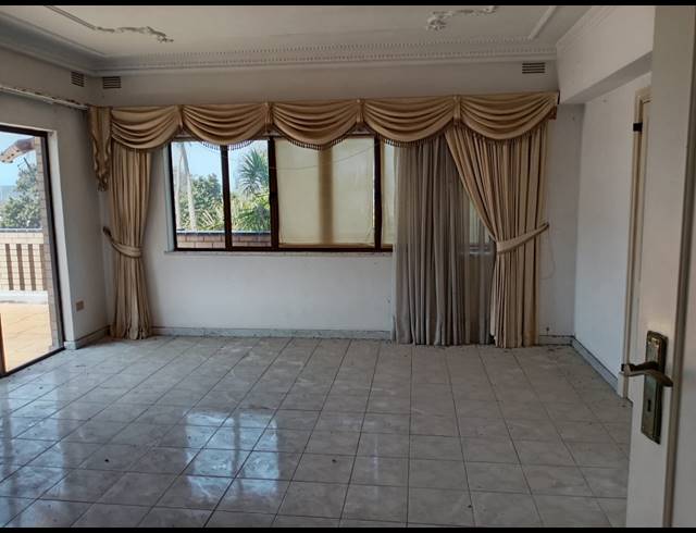 12 BEDROOM HOUSE FOR SALE IN ISIPINGO HILLS
